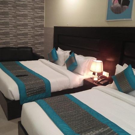 Vivah Residency Hotel Új-Delhi Kültér fotó