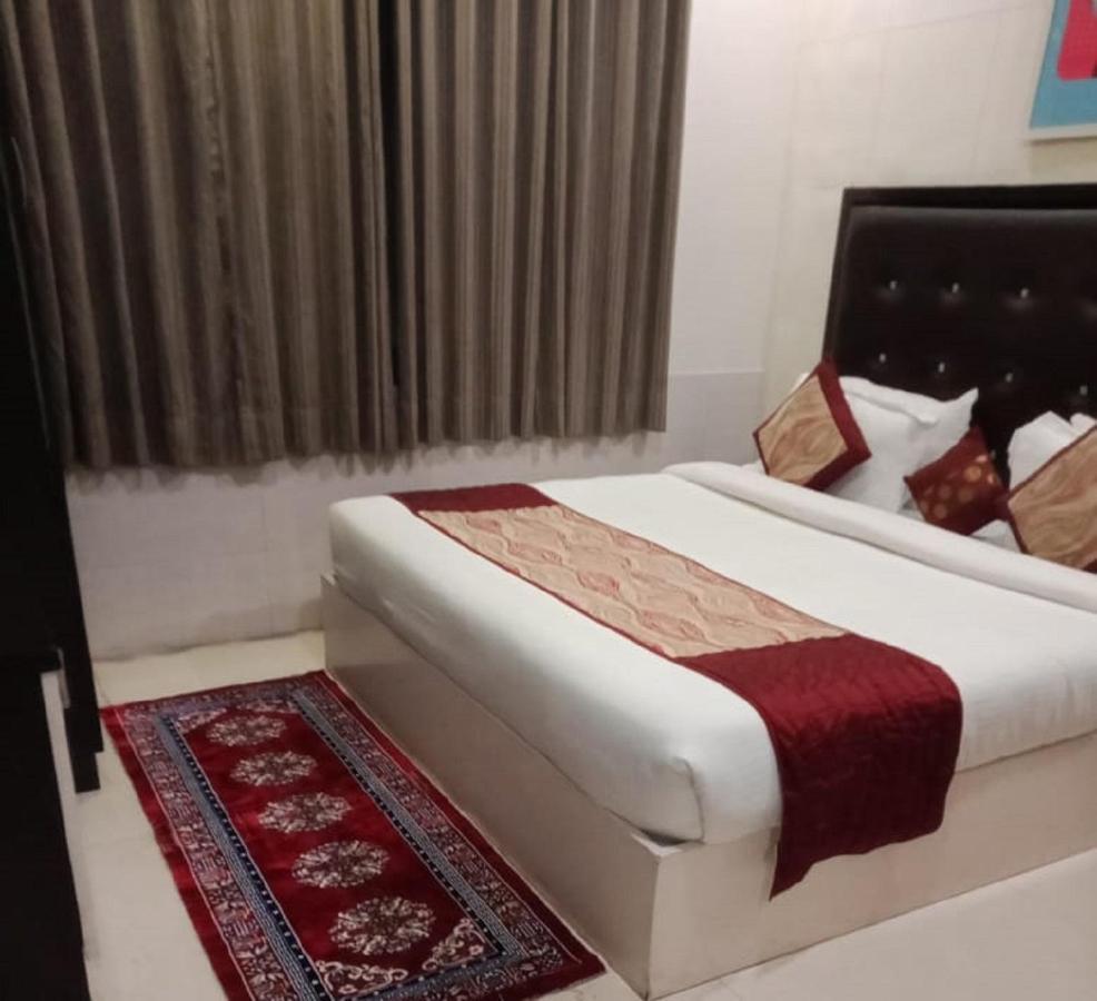 Vivah Residency Hotel Új-Delhi Kültér fotó