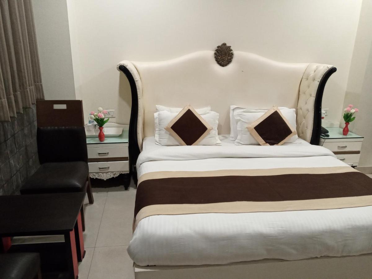 Vivah Residency Hotel Új-Delhi Kültér fotó