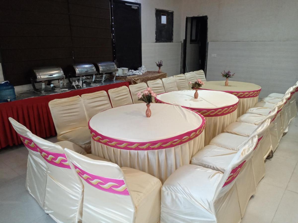 Vivah Residency Hotel Új-Delhi Kültér fotó
