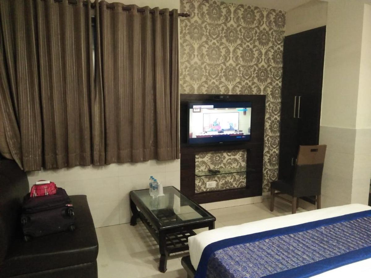 Vivah Residency Hotel Új-Delhi Kültér fotó