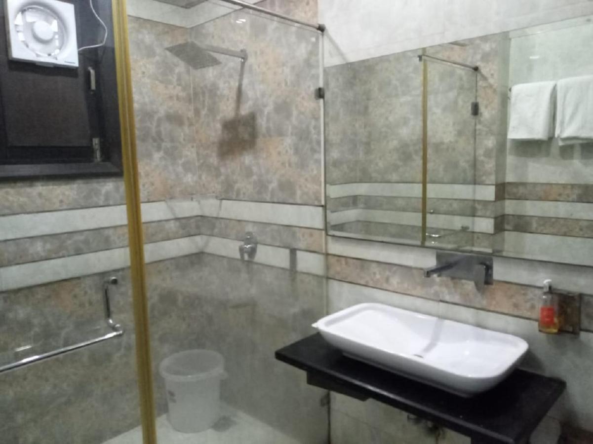 Vivah Residency Hotel Új-Delhi Kültér fotó